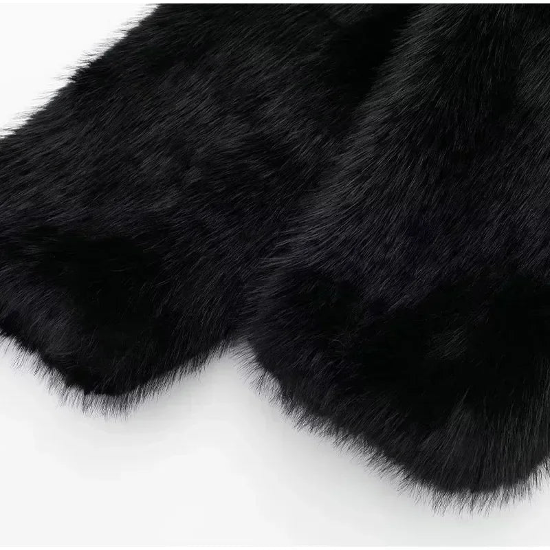 VelvetStorm – Abrigo Corto de Pelo Sintético Negro