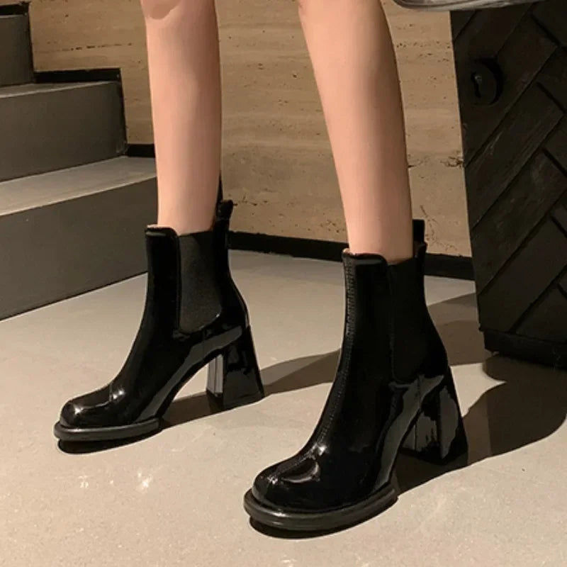 Botines Bravela en Charol Negro
